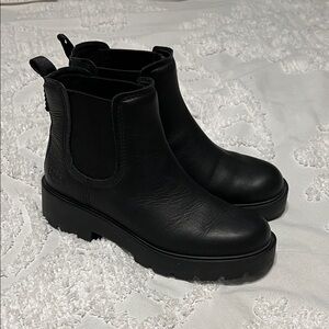 UGG Chelsea Boots